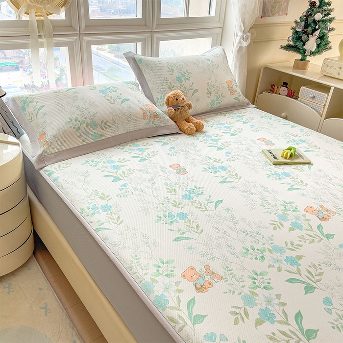 91家纺网 家纺一手货源 找家纺 宜派家纺 2026新款夏季花卉冰丝凉席床笠凉感值过0.21单件夏天冰豆豆A类可机洗学生宿舍空调软席 丛林小熊-床笠