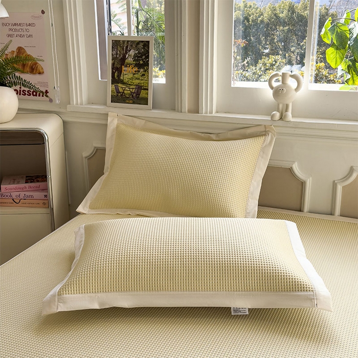 91家纺网 家纺一手货源 找家纺 宜派家纺 2026新款乙纶冰豆豆凉席卡通刺绣印花小红书爆款凉豆豆绣花床席凉感值过0.21冰丝席 趣味腊肠狗-床席