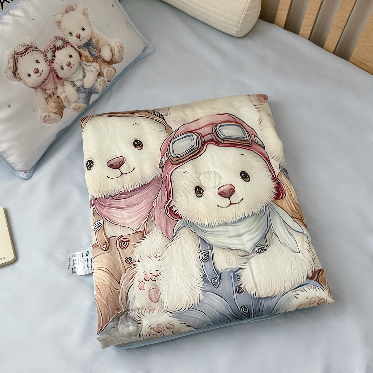 91家纺网 家纺一手货源 找家纺 萌宝家纺 2026新款60S兰精天丝儿童夏被幼儿园大豆夏凉被三件套 飞机小熊