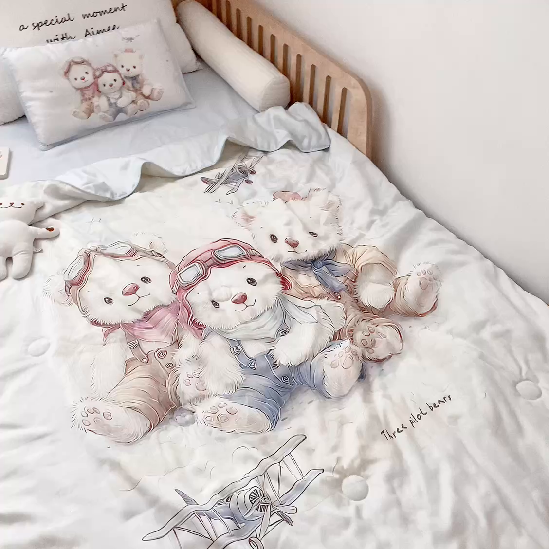 91家纺网 家纺一手货源 找家纺 萌宝家纺 2026新款60S兰精天丝儿童夏被幼儿园大豆夏凉被三件套 飞机小熊