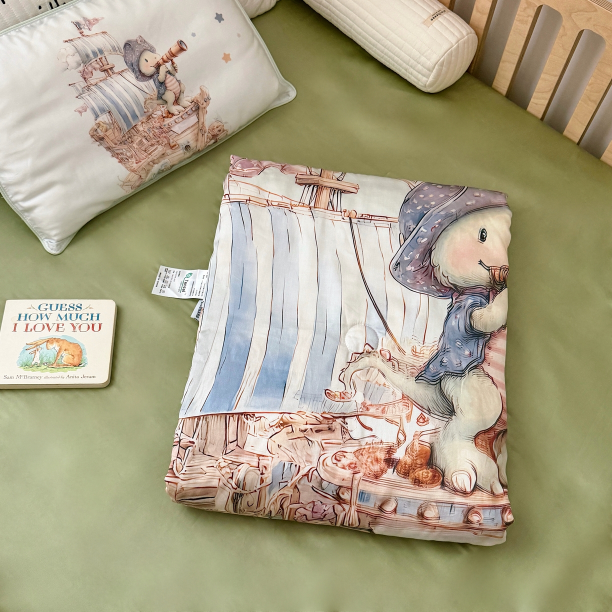 91家纺网 家纺一手货源 找家纺 萌宝家纺 2026新款60S兰精天丝儿童夏被幼儿园大豆夏凉被三件套 海盗恐龙