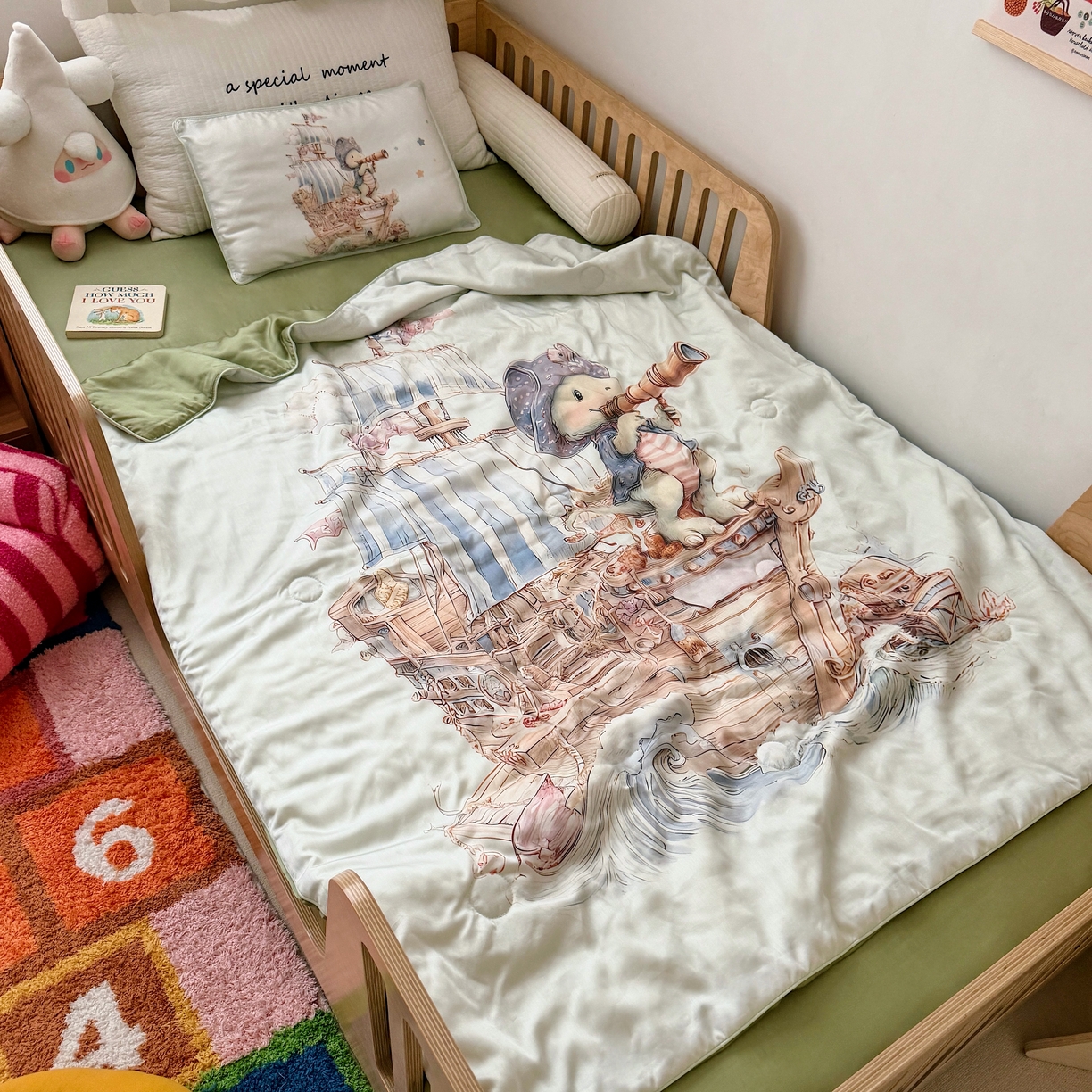 91家纺网 家纺一手货源 找家纺 萌宝家纺 2026新款60S兰精天丝儿童夏被幼儿园大豆夏凉被三件套 海盗恐龙