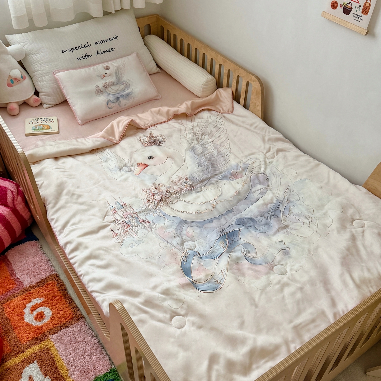 91家纺网 家纺一手货源 找家纺 萌宝家纺 2026新款60S兰精天丝儿童夏被幼儿园大豆夏凉被三件套 天鹅公主