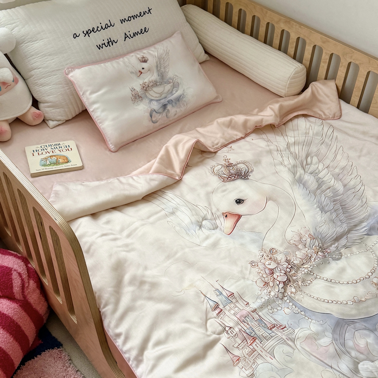 91家纺网 家纺一手货源 找家纺 萌宝家纺 2026新款60S兰精天丝儿童夏被幼儿园大豆夏凉被三件套 天鹅公主