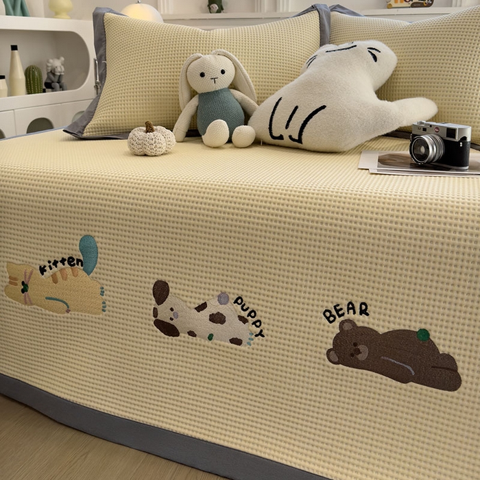 91家纺网 家纺一手货源 找家纺 宜派家纺 2026新款乙纶冰豆豆凉席卡通刺绣印花小红书爆款凉豆豆绣花床席凉感值过0.21冰丝席 懒懒小憩-床席