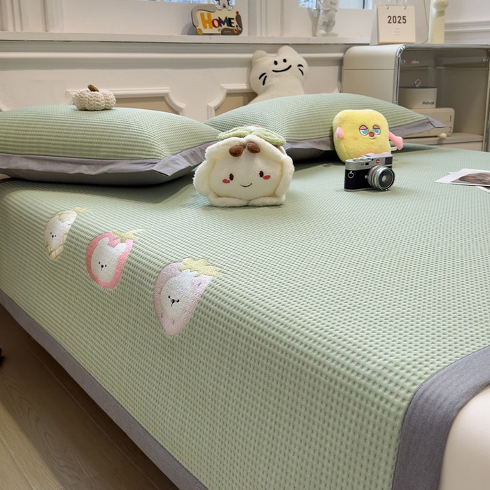 91家纺网 家纺一手货源 找家纺 宜派家纺 2026新款乙纶冰豆豆凉席卡通刺绣印花小红书爆款凉豆豆绣花床席凉感值过0.21冰丝席 奶冻喵-果绿-床席