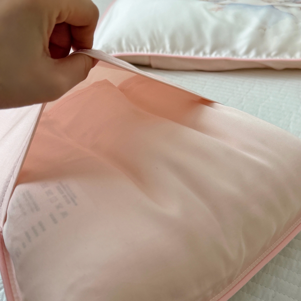 91家纺网 家纺一手货源 找家纺 萌宝家纺 2026新款60S兰精天丝儿童枕套幼儿园枕头 独角小马