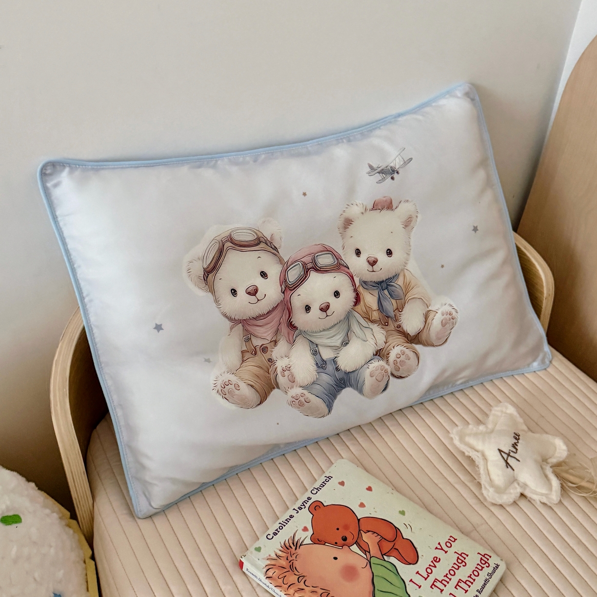 91家纺网 家纺一手货源 找家纺 萌宝家纺 2026新款60S兰精天丝儿童枕套幼儿园枕头 飞机小熊