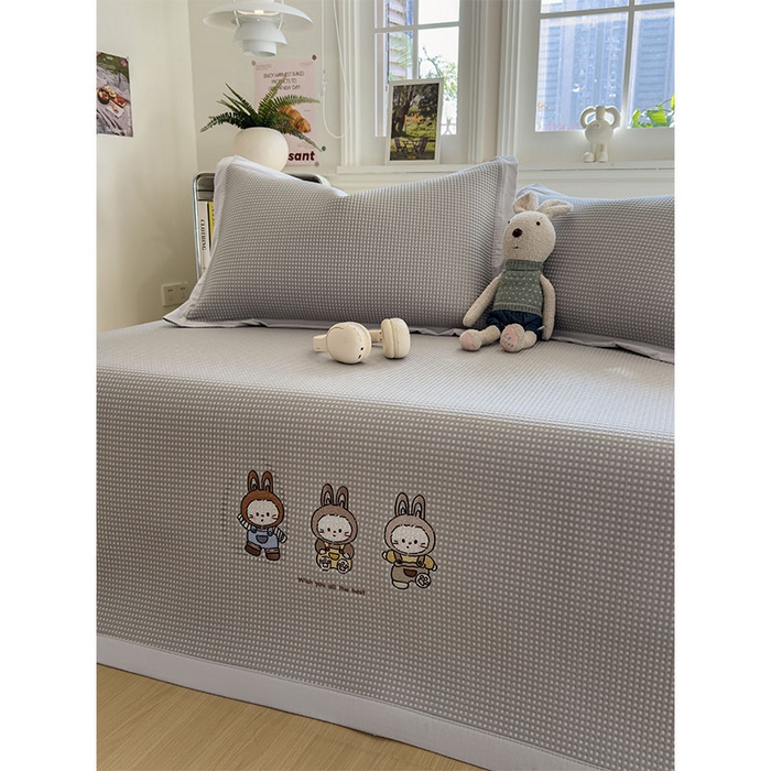 91家纺网 家纺一手货源 找家纺 宜派家纺 2026新款乙纶冰豆豆凉席卡通刺绣印花小红书爆款凉豆豆绣花床席凉感值过0.21冰丝席 兔免星人-床席