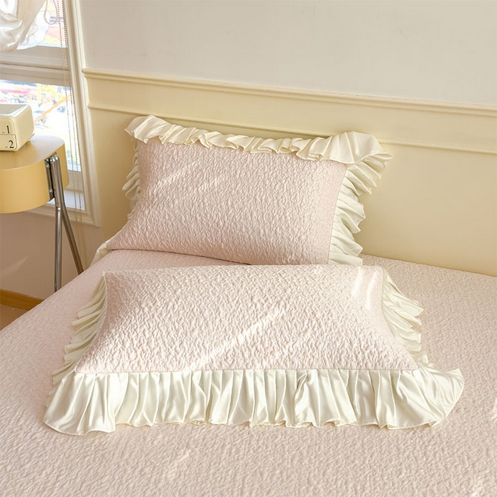 91家纺网 家纺一手货源 找家纺 宜派家纺 2026新款夏季凉感公主风冰豆豆花边凉席床裙款凉感值过0.21三件套可机洗冰丝空调软席子 豆豆物语-芭蕾粉-床裙