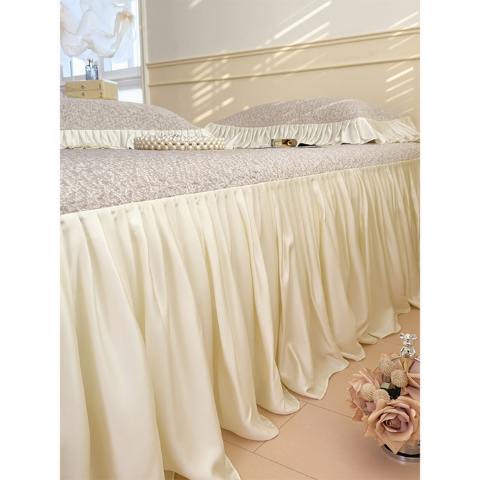 91家纺网 家纺一手货源 找家纺 宜派家纺 2026新款夏季凉感公主风冰豆豆花边凉席床裙款凉感值过0.21三件套可机洗冰丝空调软席子 豆豆物语-奶咖-床裙