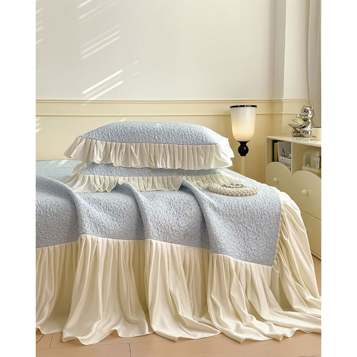 91家纺网 家纺一手货源 找家纺 宜派家纺 2026新款夏季凉感公主风冰豆豆花边凉席床裙款凉感值过0.21三件套可机洗冰丝空调软席子 豆豆物语-天空蓝-床裙