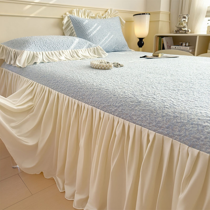 91家纺网 家纺一手货源 找家纺 宜派家纺 2026新款夏季凉感公主风冰豆豆花边凉席床裙款凉感值过0.21三件套可机洗冰丝空调软席子 豆豆物语-天空蓝-床裙