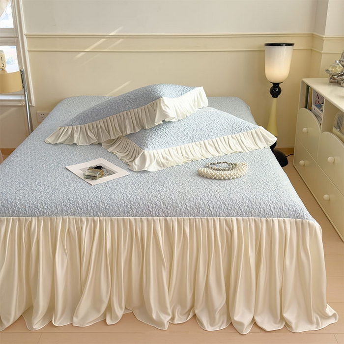 91家纺网 家纺一手货源 找家纺 宜派家纺 2026新款夏季凉感公主风冰豆豆花边凉席床裙款凉感值过0.21三件套可机洗冰丝空调软席子 豆豆物语-天空蓝-床裙