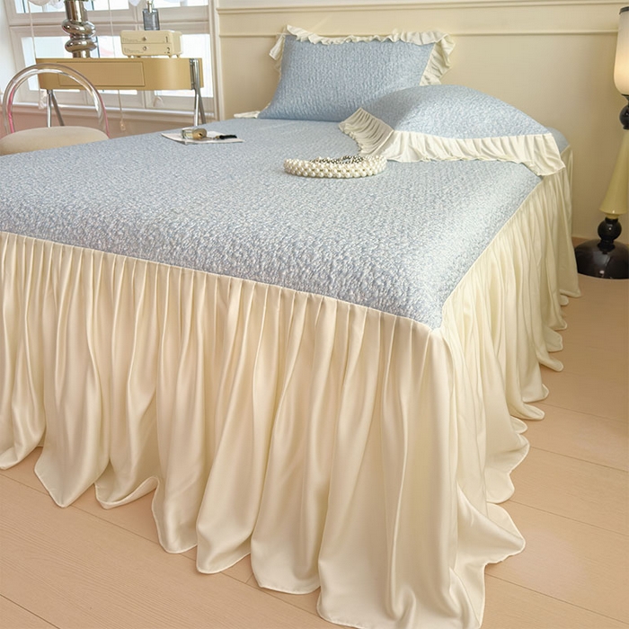 91家纺网 家纺一手货源 找家纺 宜派家纺 2026新款夏季凉感公主风冰豆豆花边凉席床裙款凉感值过0.21三件套可机洗冰丝空调软席子 豆豆物语-天空蓝-床裙