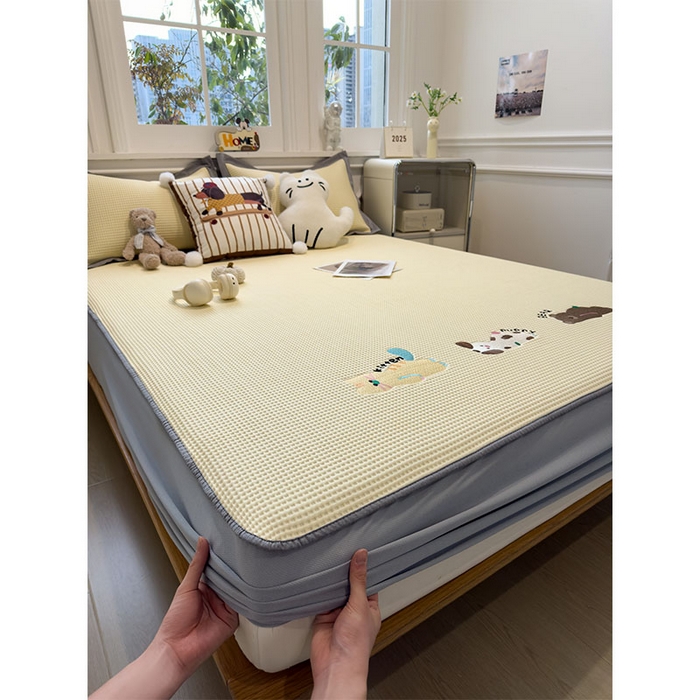 91家纺网 家纺一手货源 找家纺 宜派家纺 2026新款乙纶冰豆豆凉席卡通刺绣印花小红书爆款凉豆豆绣花床席凉感值过0.21冰丝席 懒懒小憩-床笠