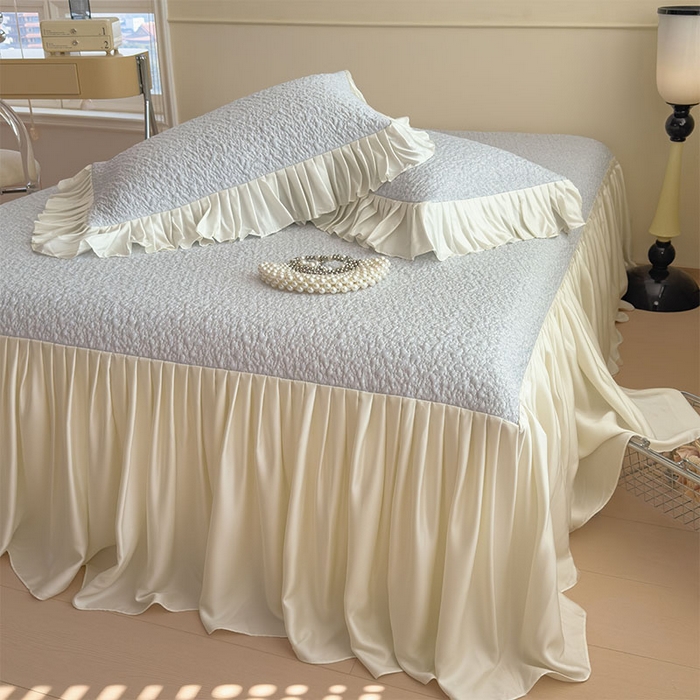 91家纺网 家纺一手货源 找家纺 宜派家纺 2026新款夏季凉感公主风冰豆豆花边凉席床裙款凉感值过0.21三件套可机洗冰丝空调软席子 豆豆物语-微微蓝-床裙