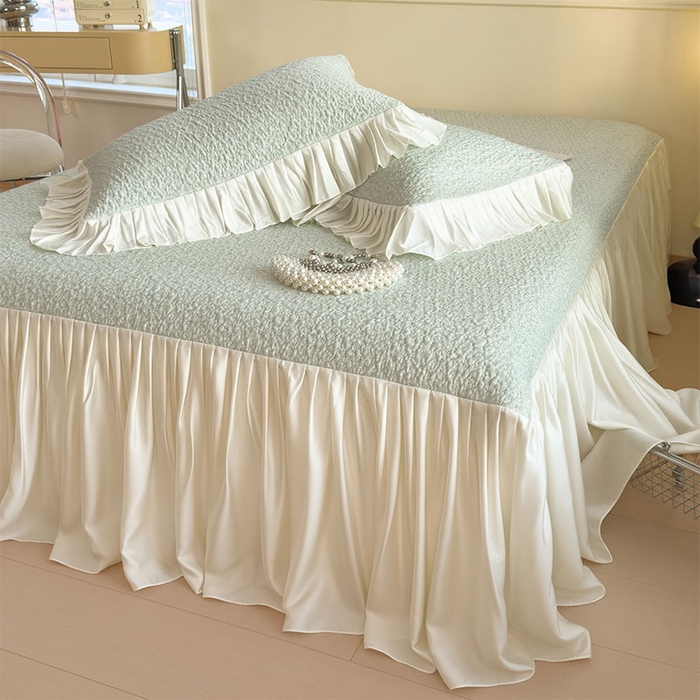 91家纺网 家纺一手货源 找家纺 宜派家纺 2026新款夏季凉感公主风冰豆豆花边凉席床裙款凉感值过0.21三件套可机洗冰丝空调软席子 豆豆物语-飘飘绿-床裙