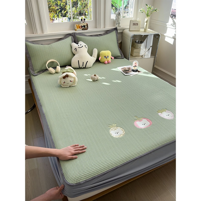 91家纺网 家纺一手货源 找家纺 宜派家纺 2026新款乙纶冰豆豆凉席卡通刺绣印花小红书爆款凉豆豆绣花床席凉感值过0.21冰丝席 奶冻喵-果绿-床笠