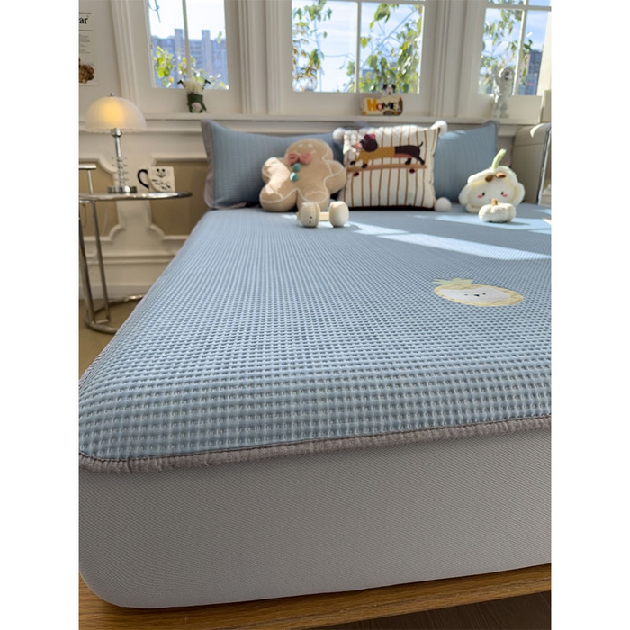 91家纺网 家纺一手货源 找家纺 宜派家纺 2026新款乙纶冰豆豆凉席卡通刺绣印花小红书爆款凉豆豆绣花床席凉感值过0.21冰丝席 奶冻喵-蓝-床笠