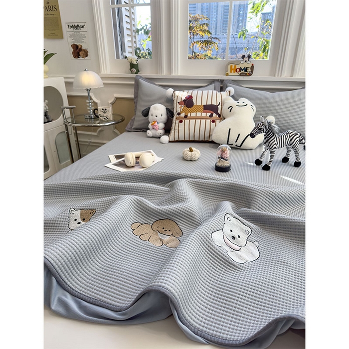 91家纺网 家纺一手货源 找家纺 宜派家纺 2026新款乙纶冰豆豆凉席卡通刺绣印花小红书爆款凉豆豆绣花床席凉感值过0.21冰丝席 躺躺岛-灰-床笠