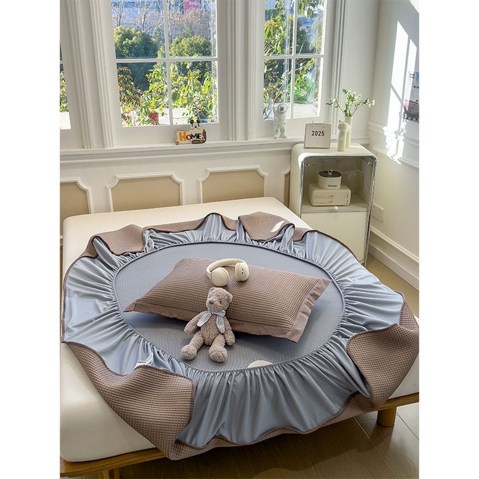 91家纺网 家纺一手货源 找家纺 宜派家纺 2026新款乙纶冰豆豆凉席卡通刺绣印花小红书爆款凉豆豆绣花床席凉感值过0.21冰丝席 躺躺岛-咖-床笠