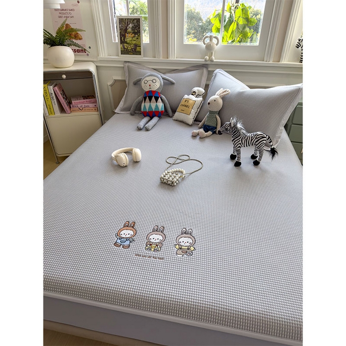 91家纺网 家纺一手货源 找家纺 宜派家纺 2026新款乙纶冰豆豆凉席卡通刺绣印花小红书爆款凉豆豆绣花床席凉感值过0.21冰丝席 兔免星人-床笠