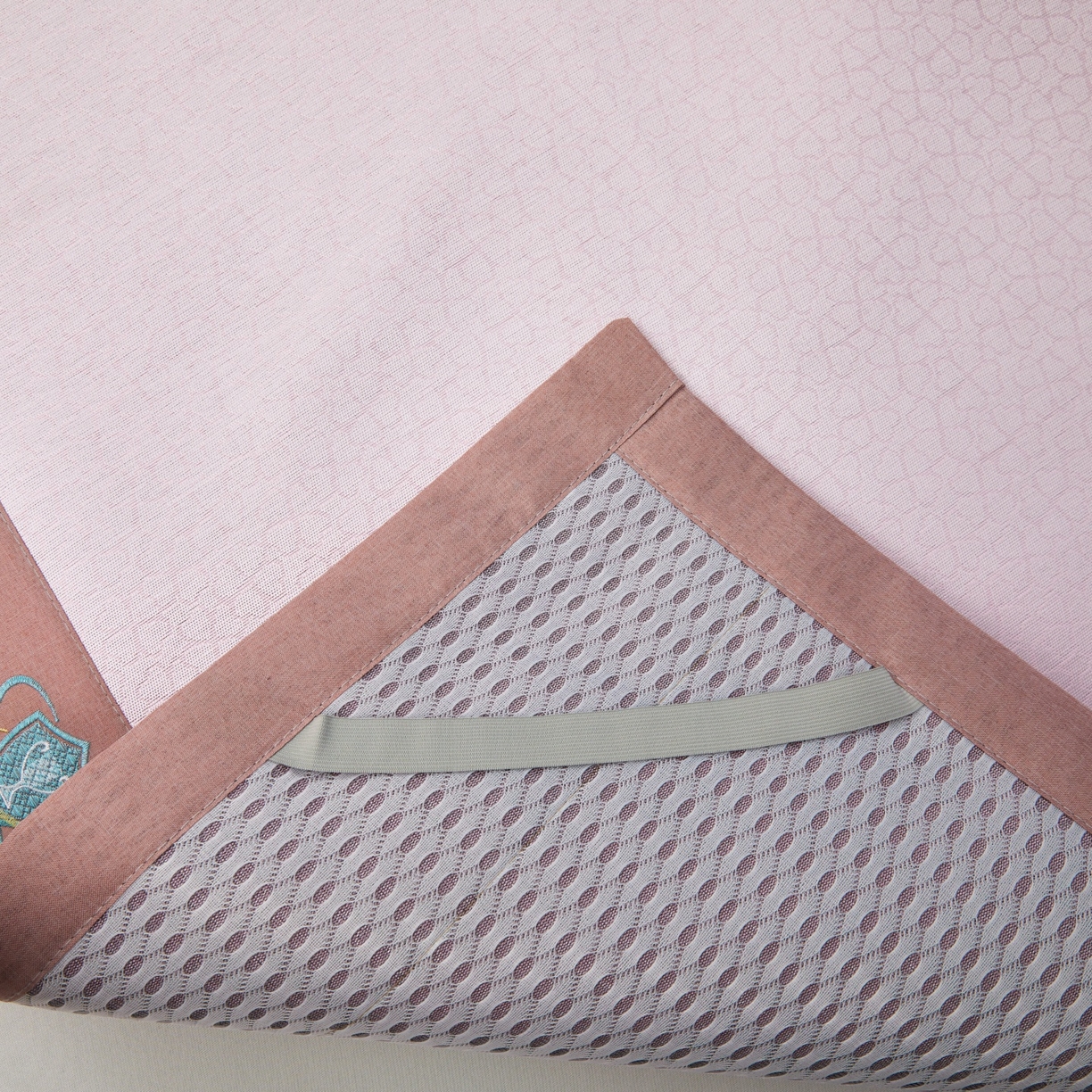 91家纺网 家纺一手货源 找家纺 （总）航途席业 2026新款抗菌提花冰丝席-心相依