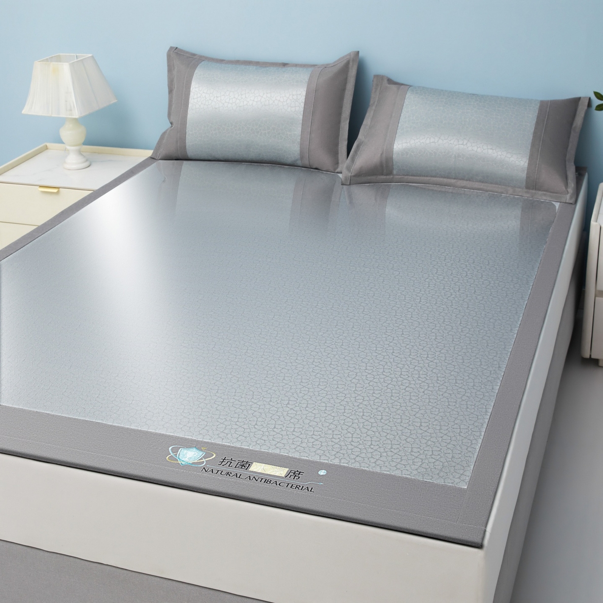 91家纺网 家纺一手货源 找家纺 航途席业 2026新款抗菌提花冰丝席-心相依 心相依-灰床席款