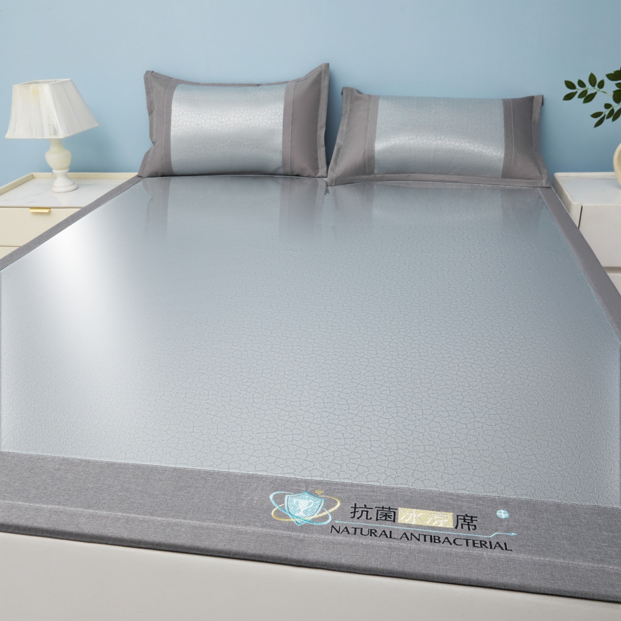 91家纺网 家纺一手货源 找家纺 航途席业 2026新款抗菌提花冰丝席-心相依 心相依-灰床席款