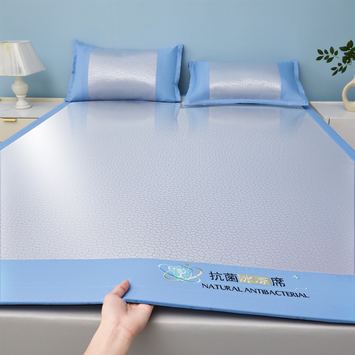 91家纺网 家纺一手货源 找家纺 航途席业 2026新款抗菌提花冰丝席-心相依 心相依-蓝床席款