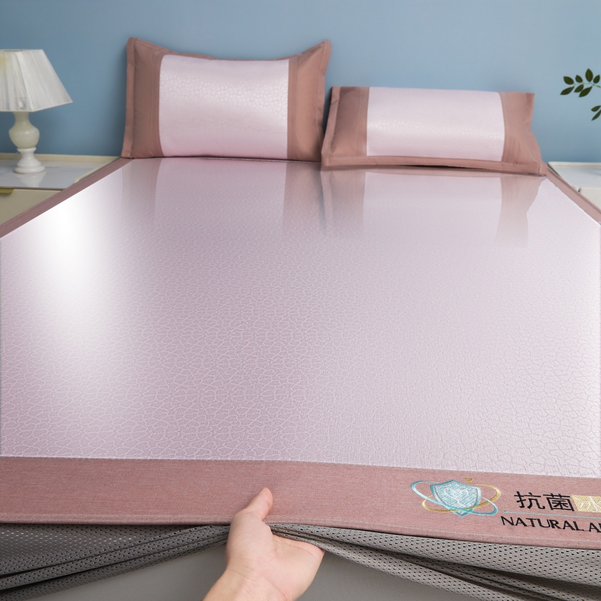 91家纺网 家纺一手货源 找家纺 航途席业 2026新款抗菌提花冰丝席-心相依 心相依-粉床笠款