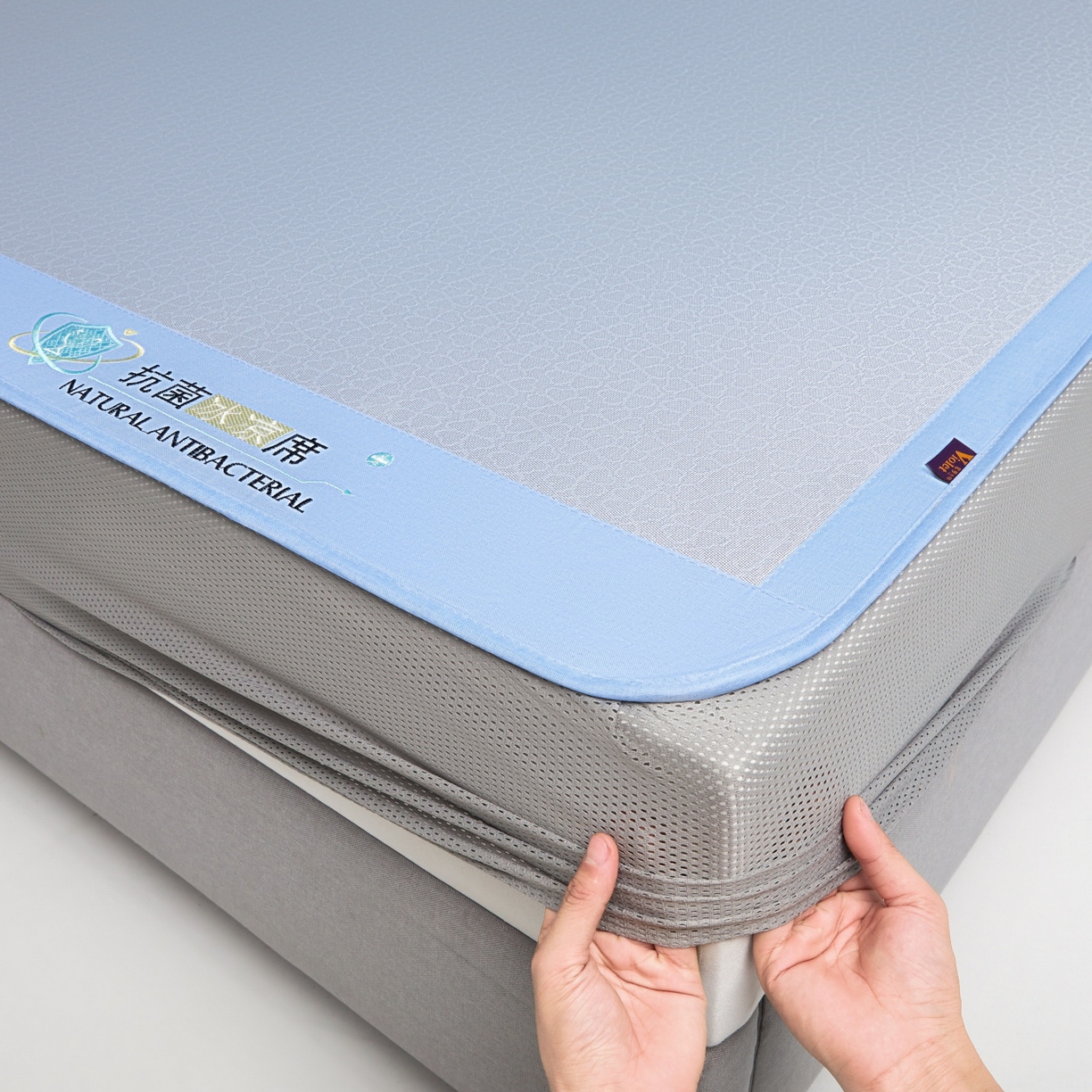 91家纺网 家纺一手货源 找家纺 航途席业 2026新款抗菌提花冰丝席-心相依 心相依-蓝床笠款