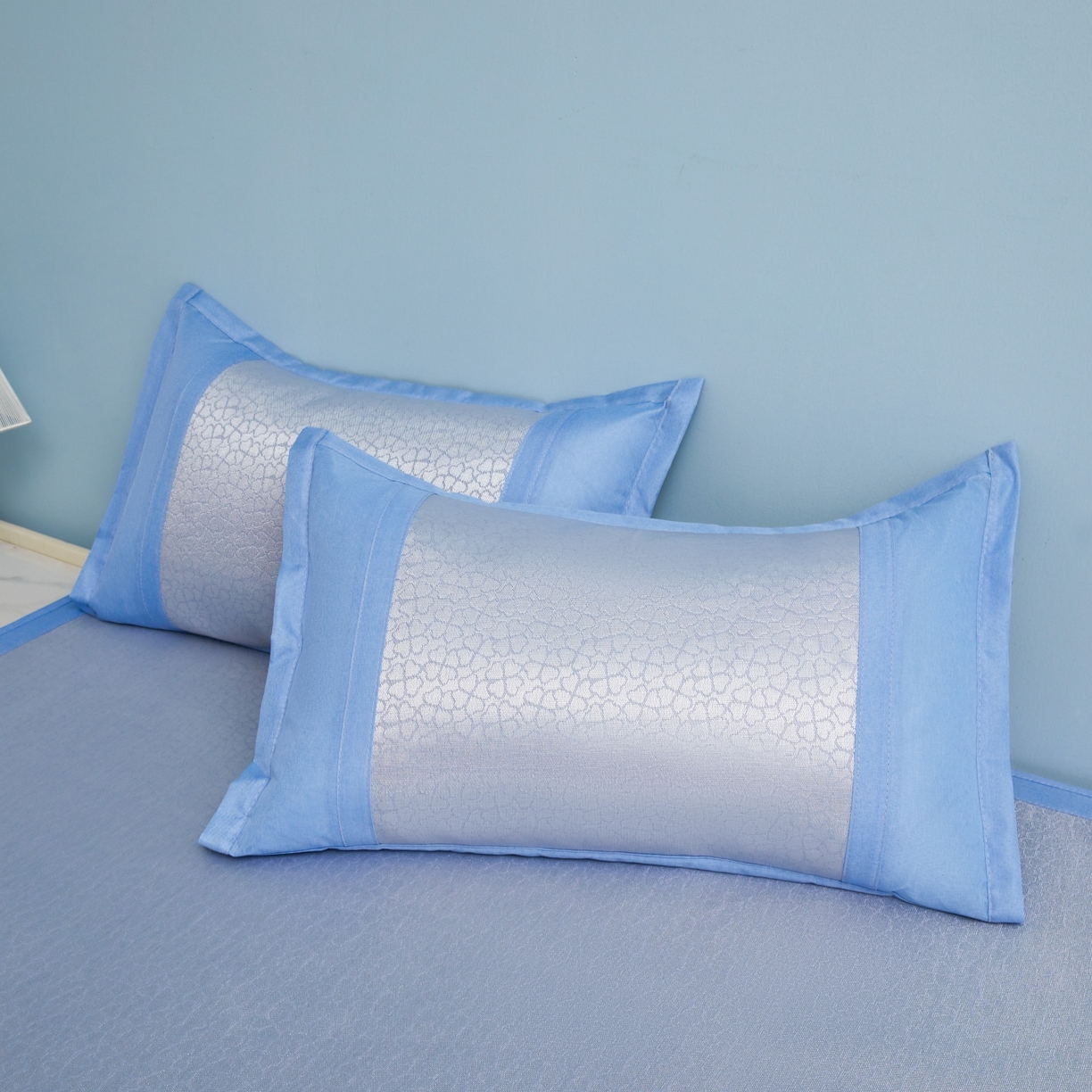 91家纺网 家纺一手货源 找家纺 航途席业 2026新款抗菌提花冰丝席-心相依 心相依-蓝床笠款