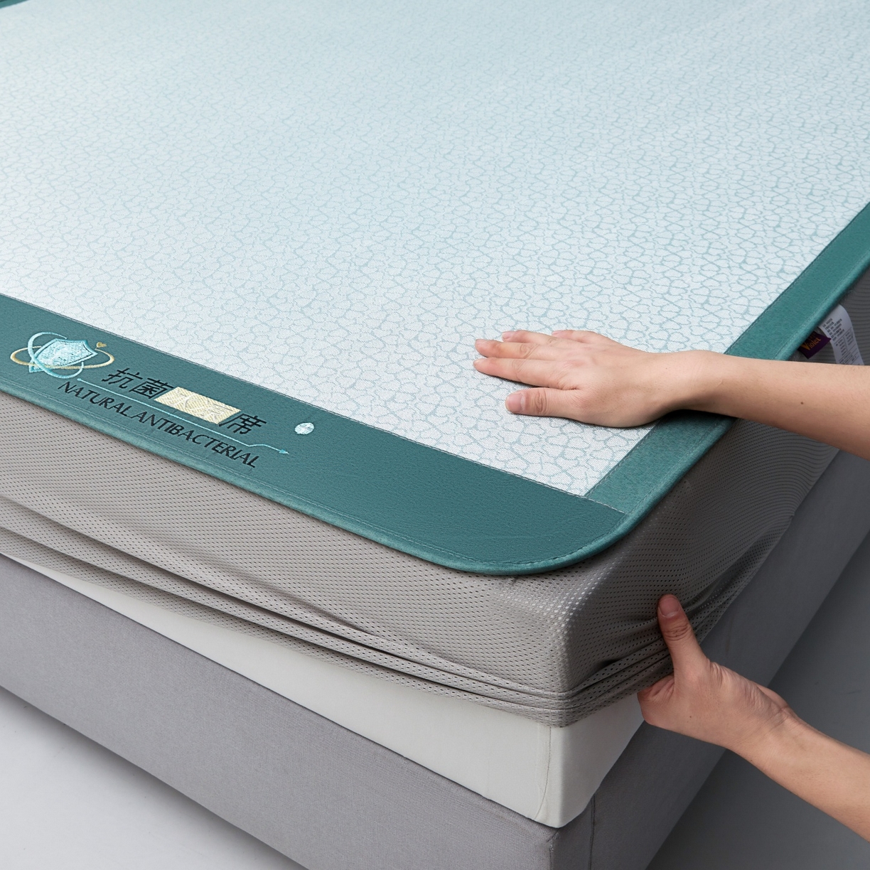 91家纺网 家纺一手货源 找家纺 航途席业 2026新款抗菌提花冰丝席-心相依 心相依-绿床笠款