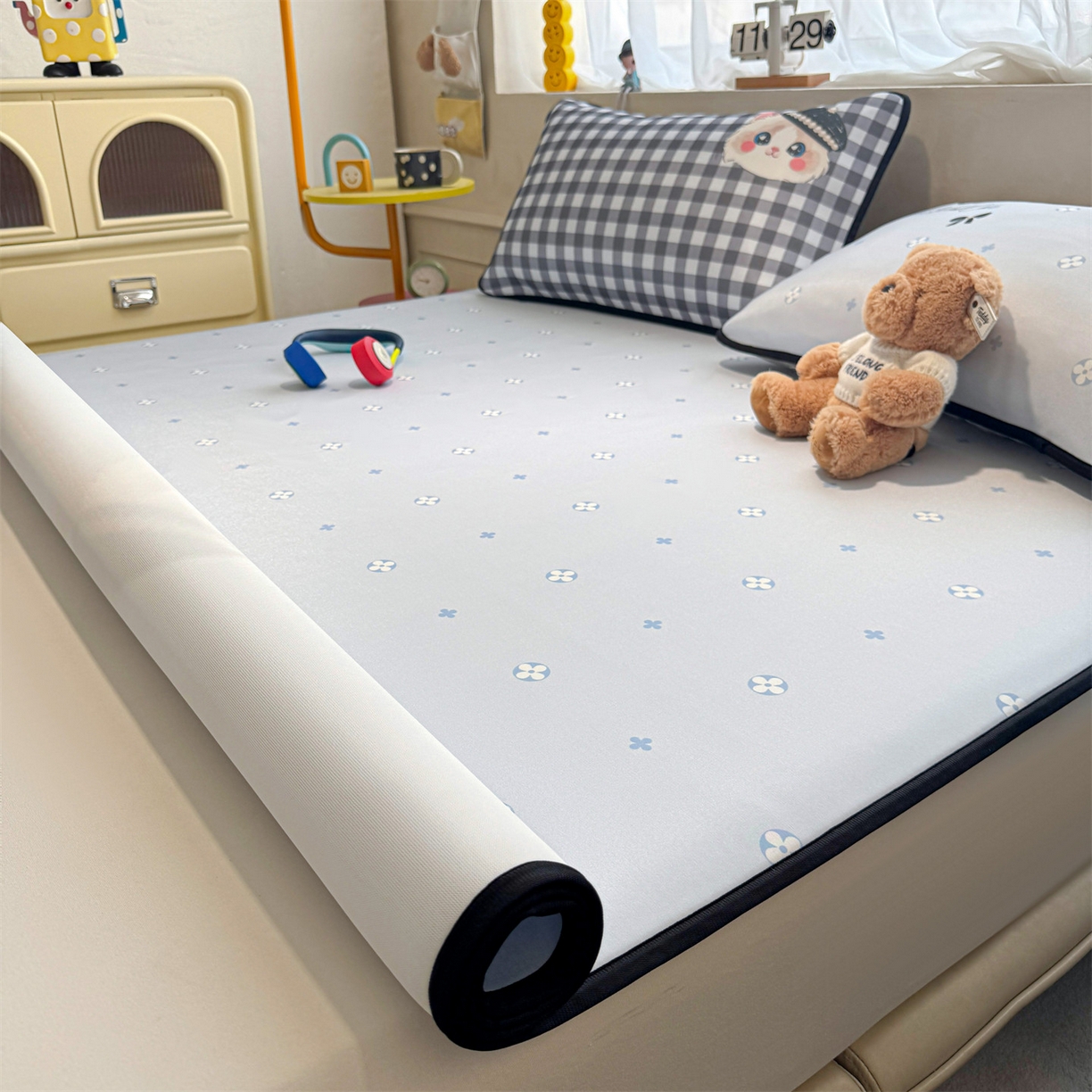 91家纺网 家纺一手货源 找家纺 雯豆家纺 【10A抗菌包检测】2026新款小冰皮卡通大版冰丝软席子凉席三件套凉感平铺款 小冰皮凉席-小香风