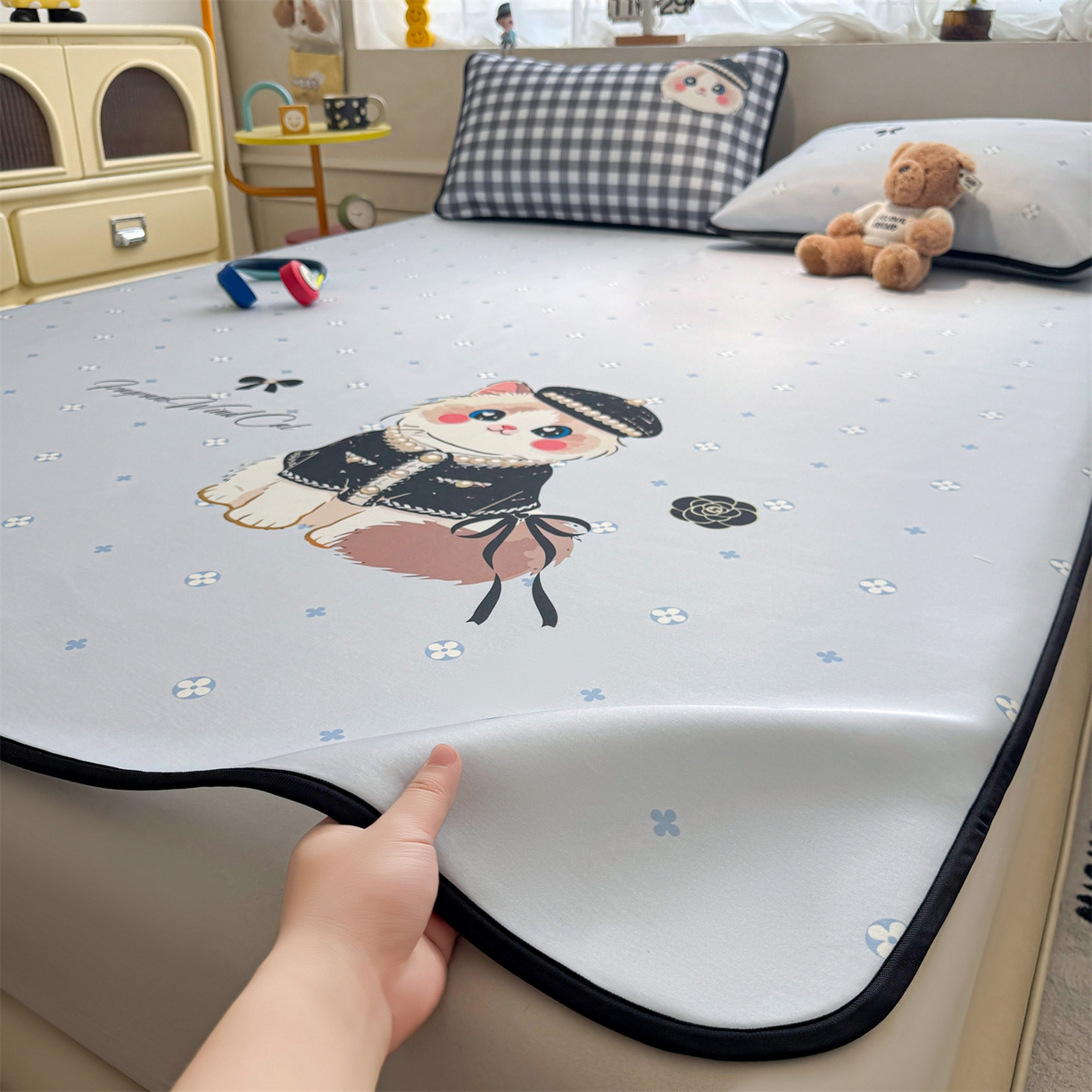 91家纺网 家纺一手货源 找家纺 雯豆家纺 【10A抗菌包检测】2026新款小冰皮卡通大版冰丝软席子凉席三件套凉感平铺款 小冰皮凉席-小香风