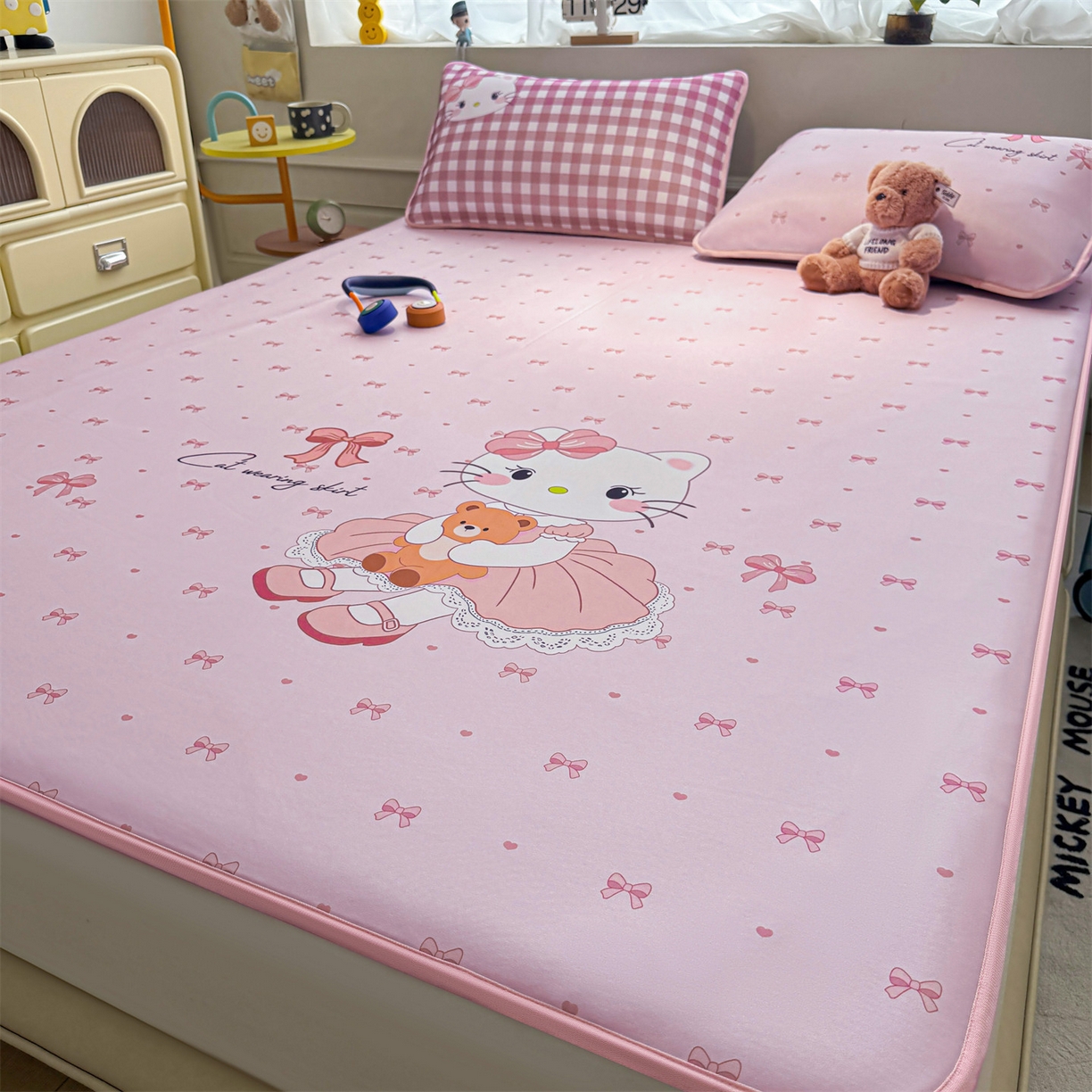 91家纺网 家纺一手货源 找家纺 雯豆家纺 【10A抗菌包检测】2026新款小冰皮卡通大版冰丝软席子凉席三件套凉感平铺款 小冰皮凉席-淑女猫