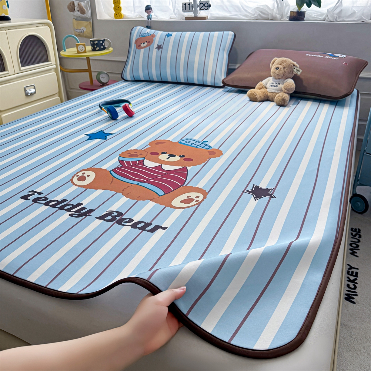 91家纺网 家纺一手货源 找家纺 雯豆家纺 【10A抗菌包检测】2026新款小冰皮卡通大版冰丝软席子凉席三件套凉感平铺款 小冰皮凉席-泰迪熊