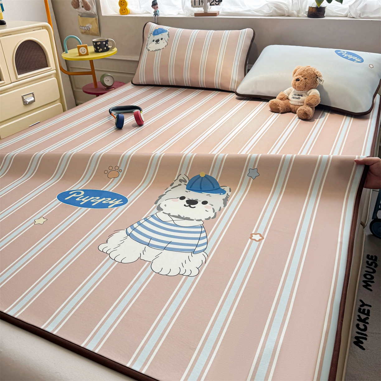 91家纺网 家纺一手货源 找家纺 雯豆家纺 【10A抗菌包检测】2026新款小冰皮卡通大版冰丝软席子凉席三件套凉感平铺款 小冰皮凉席-西高地