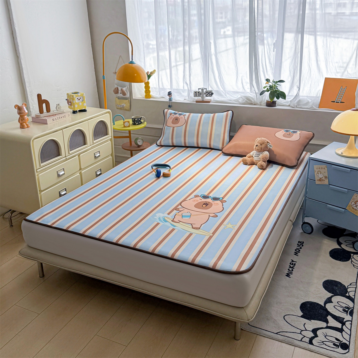 91家纺网 家纺一手货源 找家纺 雯豆家纺 【10A抗菌包检测】2026新款小冰皮卡通大版冰丝软席子凉席三件套凉感平铺款 小冰皮凉席-水豚冲浪记