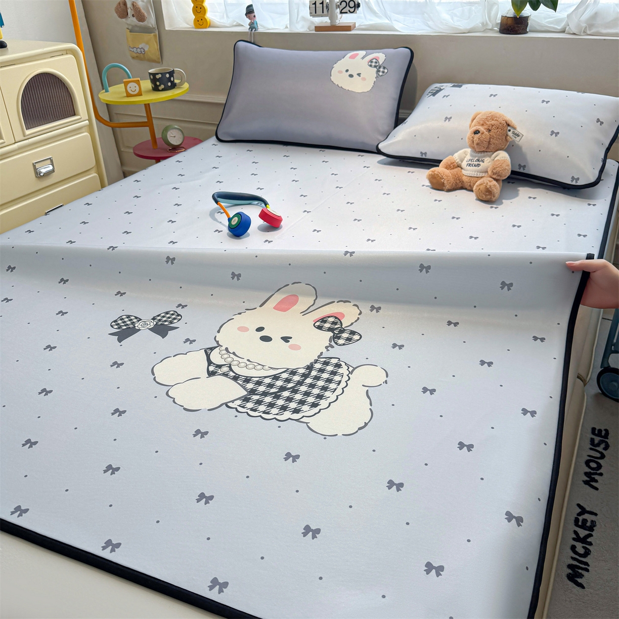 91家纺网 家纺一手货源 找家纺 雯豆家纺 【10A抗菌包检测】2026新款小冰皮卡通大版冰丝软席子凉席三件套凉感平铺款 小冰皮凉席-香香兔