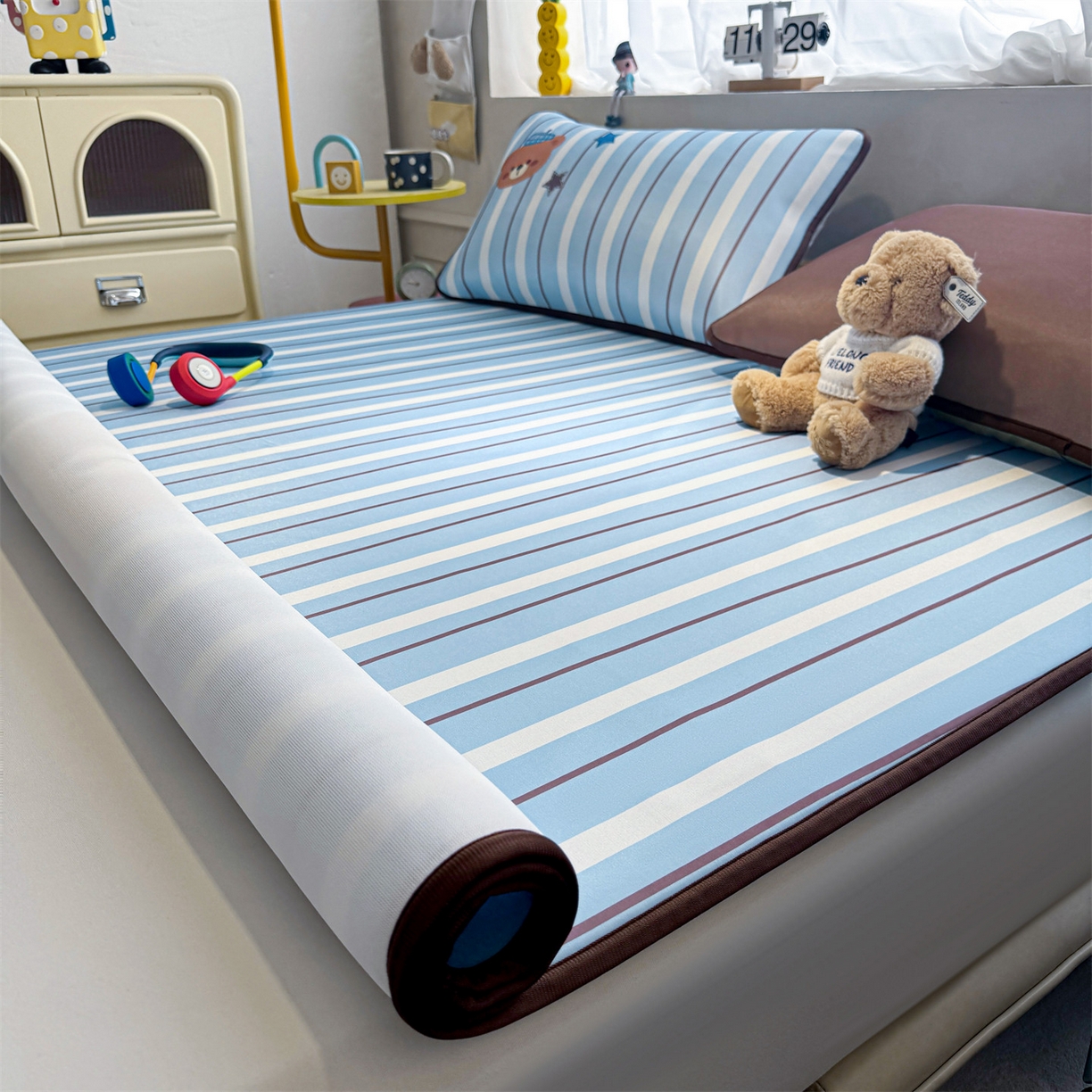 91家纺网 家纺一手货源 找家纺 雯豆家纺 【10A抗菌包检测】2026新款小冰皮卡通大版冰丝软席子凉席三件套凉感平铺款 小冰皮凉席-泰迪熊