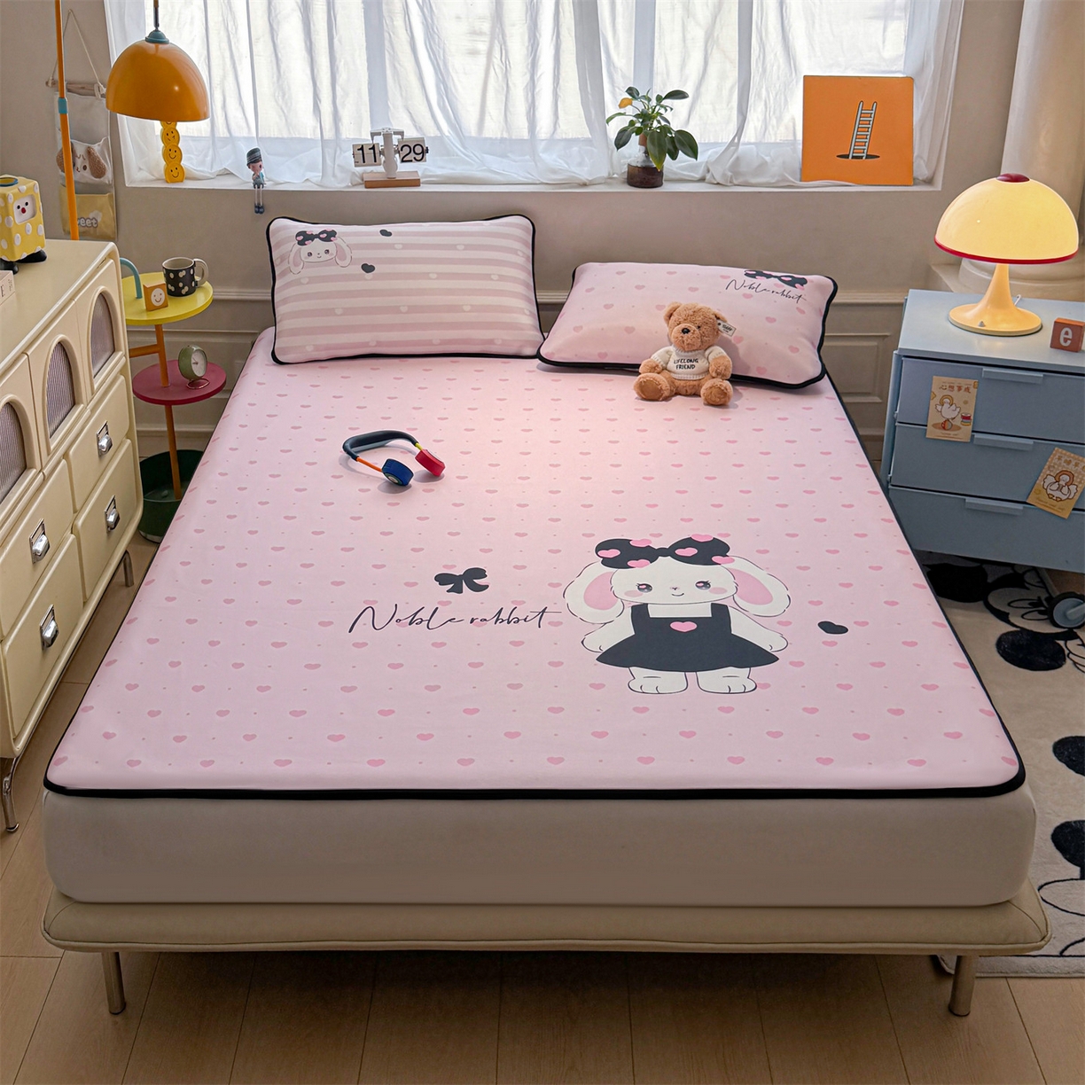 91家纺网 家纺一手货源 找家纺 雯豆家纺 【10A抗菌包检测】2026新款小冰皮卡通大版冰丝软席子凉席三件套凉感平铺款 小冰皮凉席-安妮兔