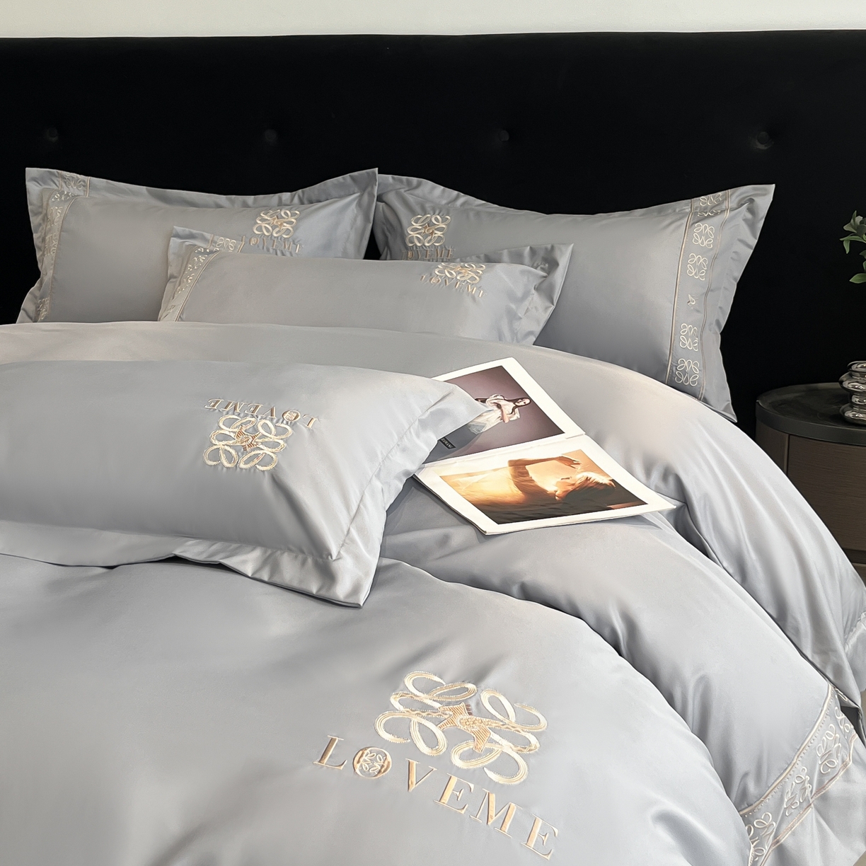 91家纺网 家纺一手货源 找家纺 （总）金牛座家纺 2026新款细斜纹丝质重工刺绣四件套-嘉佰