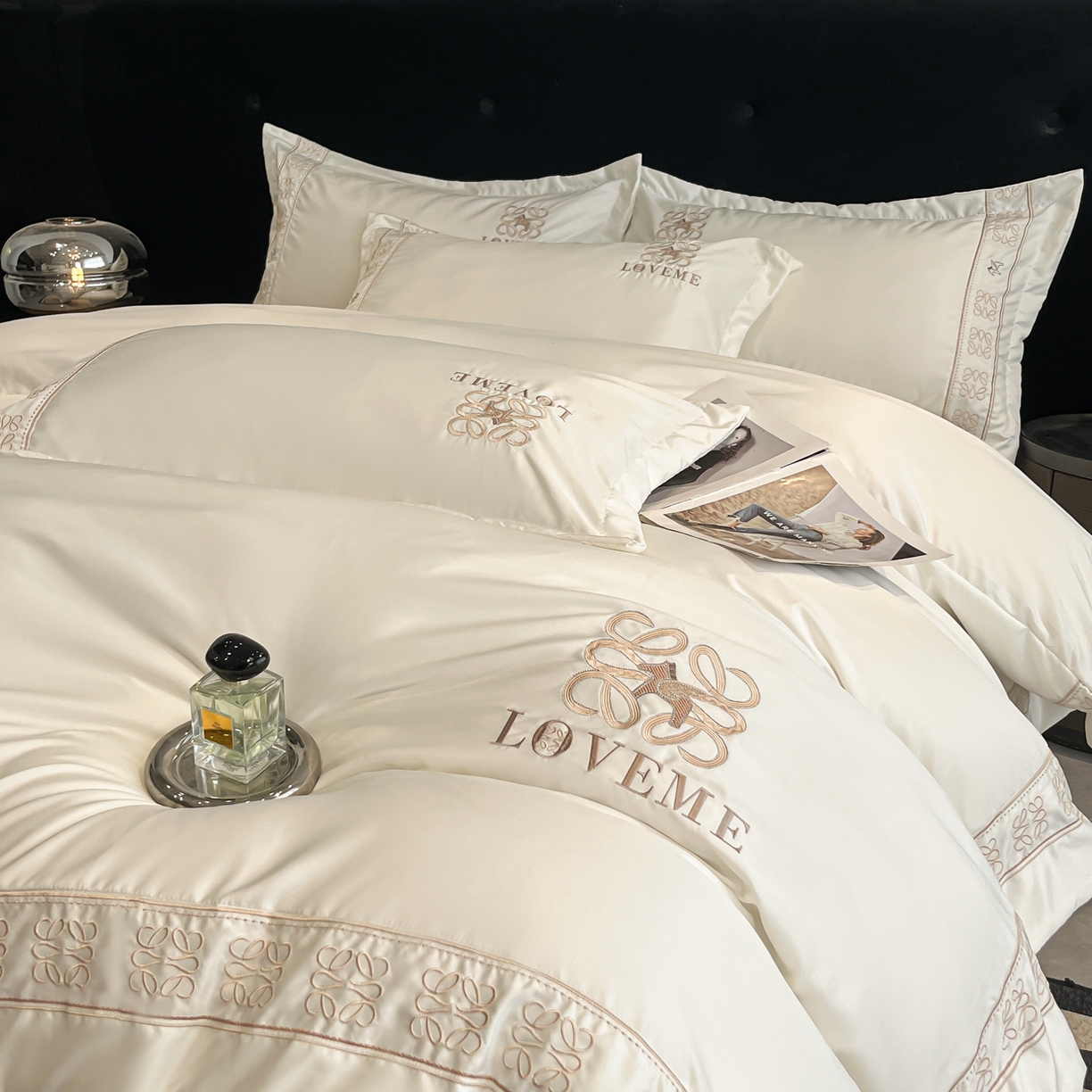 91家纺网 家纺一手货源 找家纺 金牛座家纺 2026新款细斜纹丝质重工刺绣四件套-嘉佰 嘉佰-奶白