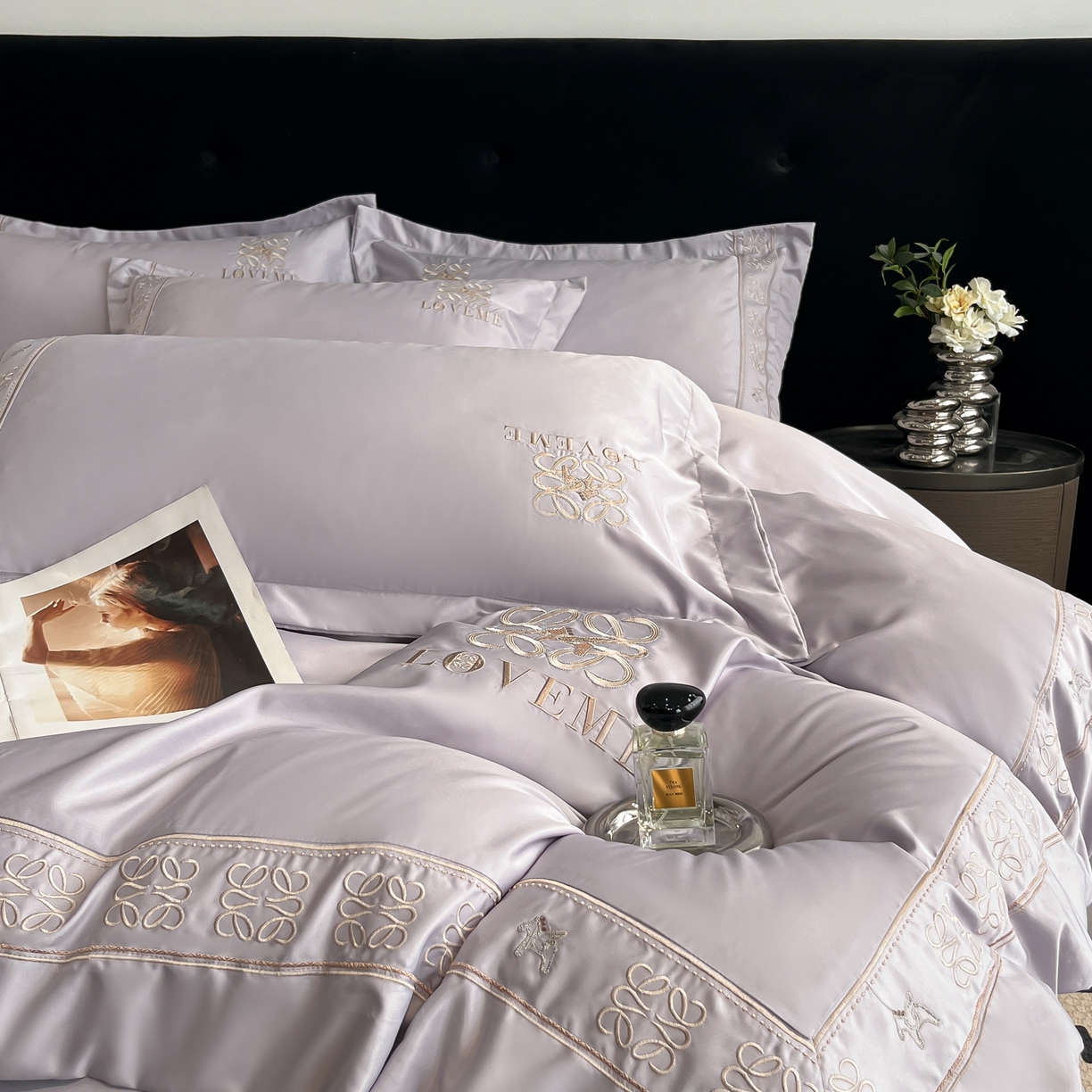 91家纺网 家纺一手货源 找家纺 金牛座家纺 2026新款细斜纹丝质重工刺绣四件套-嘉佰 嘉佰-浅紫