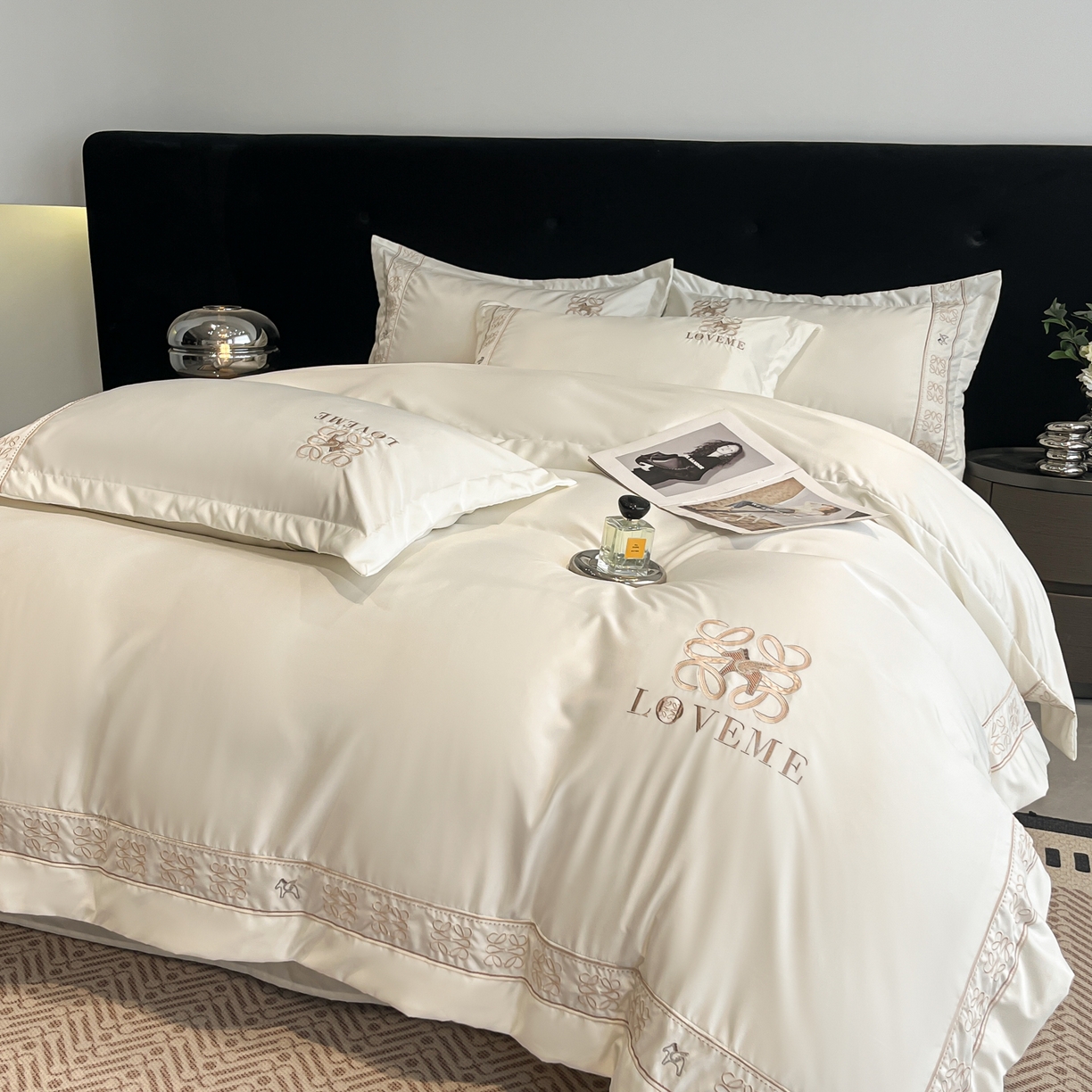 91家纺网 家纺一手货源 找家纺 金牛座家纺 2026新款细斜纹丝质重工刺绣四件套-嘉佰 嘉佰-奶白