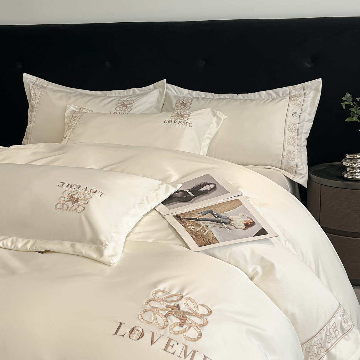 91家纺网 家纺一手货源 找家纺 金牛座家纺 2026新款细斜纹丝质重工刺绣四件套-嘉佰 嘉佰-奶白