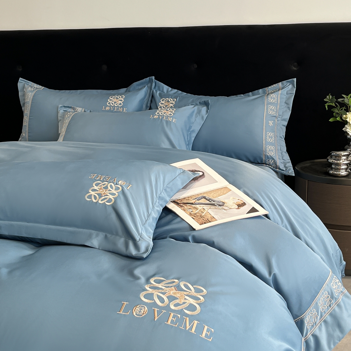 91家纺网 家纺一手货源 找家纺 金牛座家纺 2026新款细斜纹丝质重工刺绣四件套-嘉佰 嘉佰-精致蓝